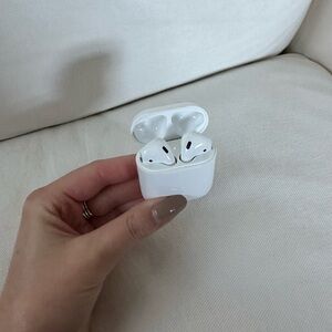 Apple Airpods with Charging Case